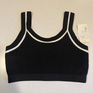 HALARA Black and White Crop Top